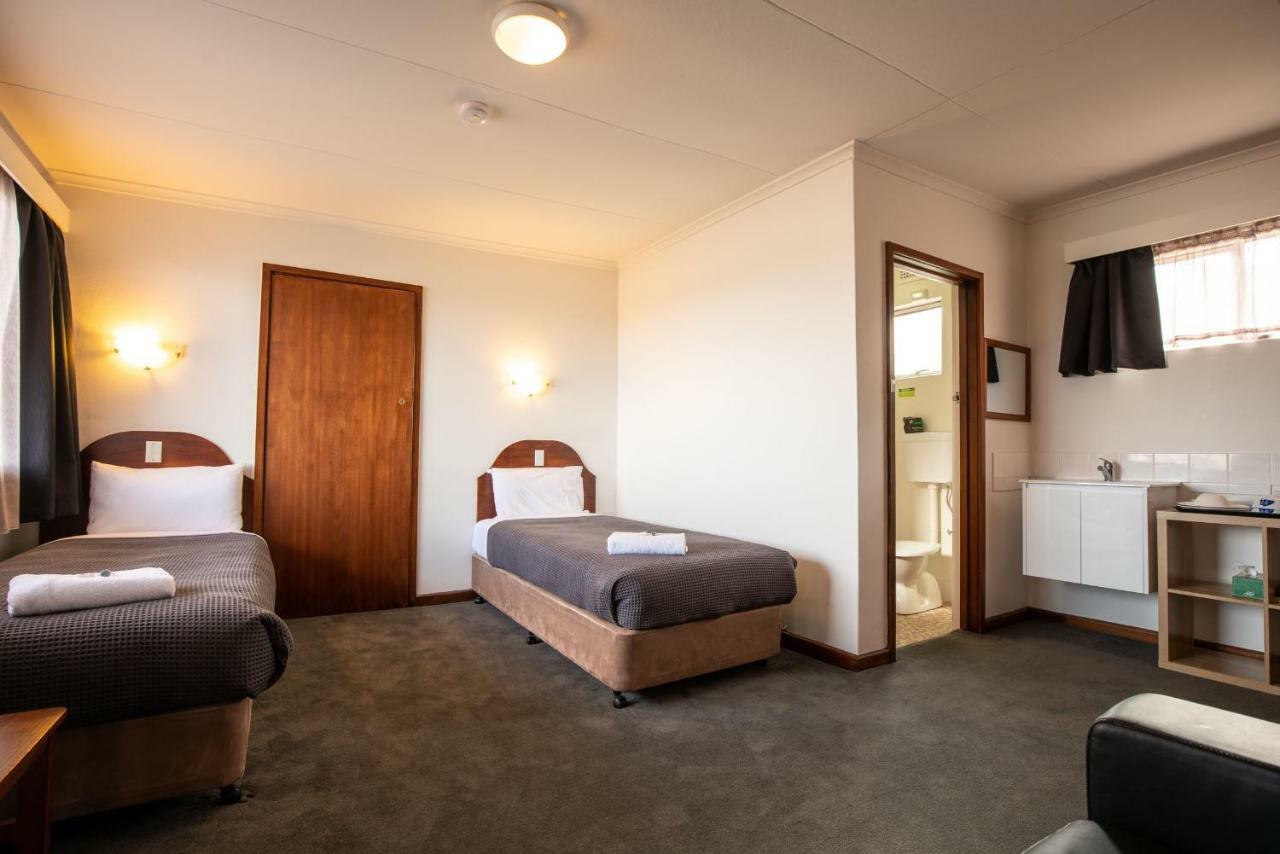 City View Motel Montagu Bay Bagian luar foto