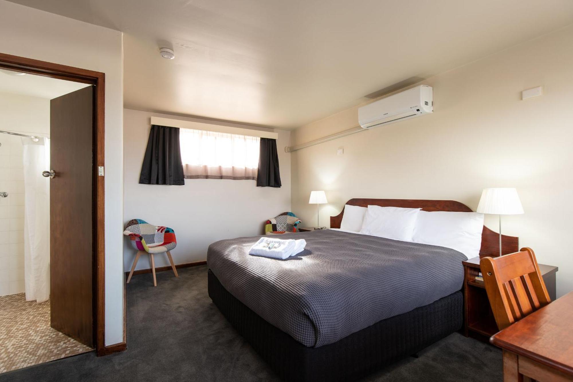 City View Motel Montagu Bay Bagian luar foto
